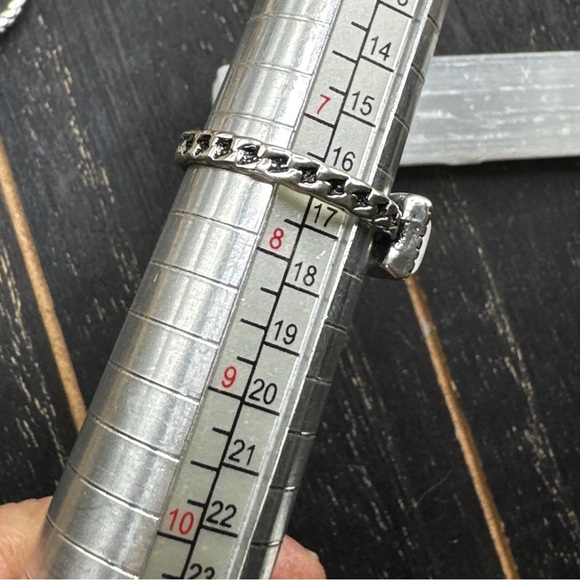 Dainty rhodonite silver gem ring - Picture 2 of 2